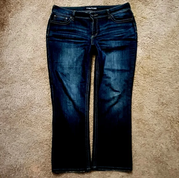 Maurices Jeans Size 13/14 Curvy Bootcut EUC - Picture 4 of 11